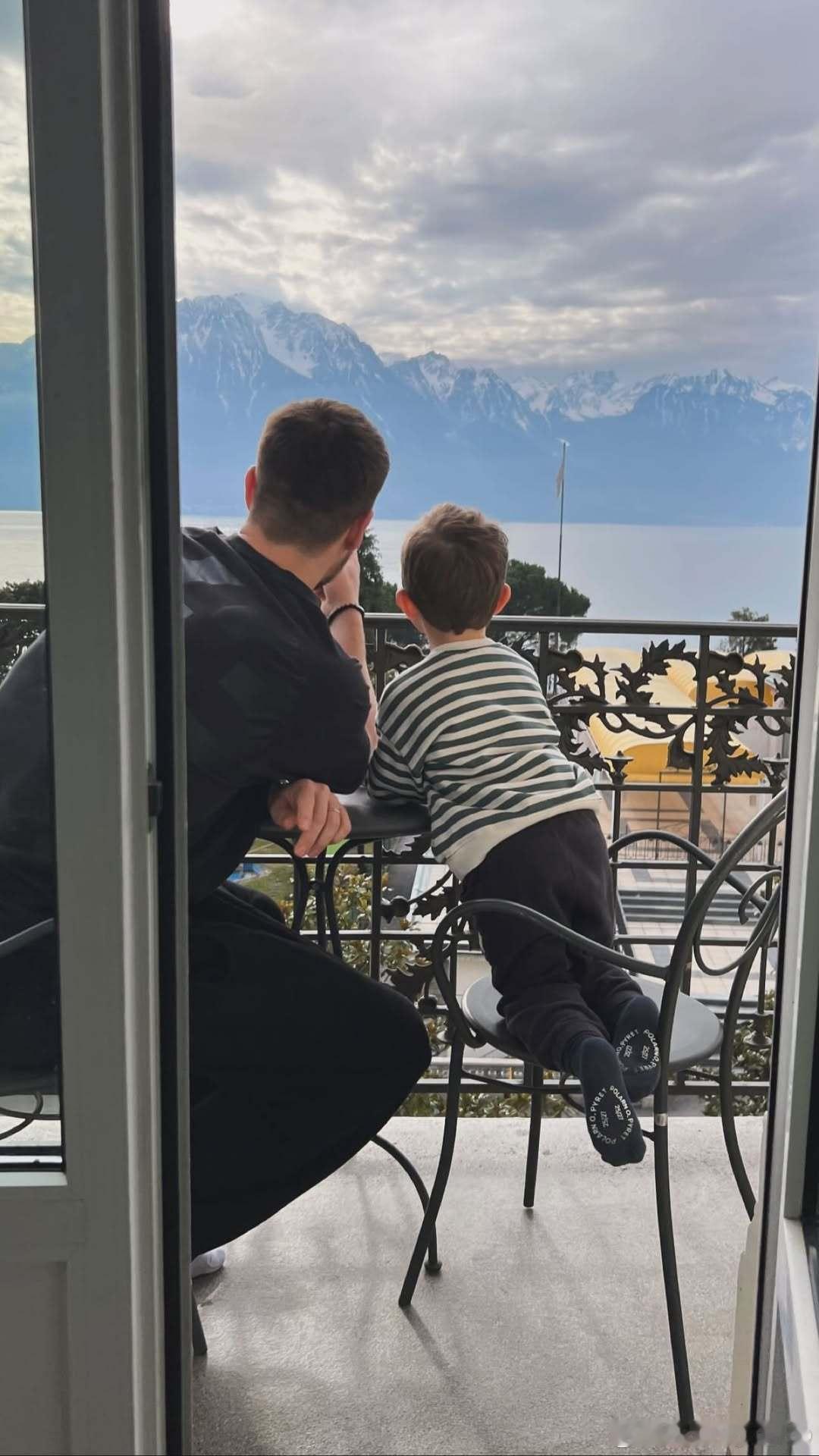 弗朗西斯卡和家人在蒙特勒 