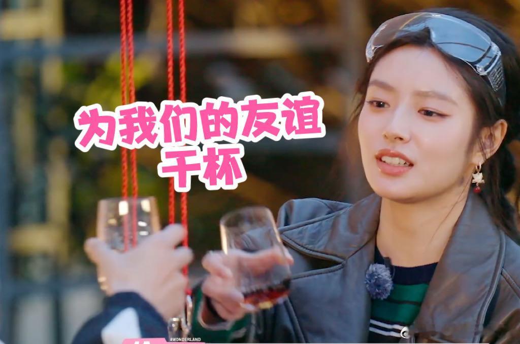 徐若晗回应挂脸争议 真的反感逐帧抠表情的过度审判🔍没有人的面部状态经得起显微镜