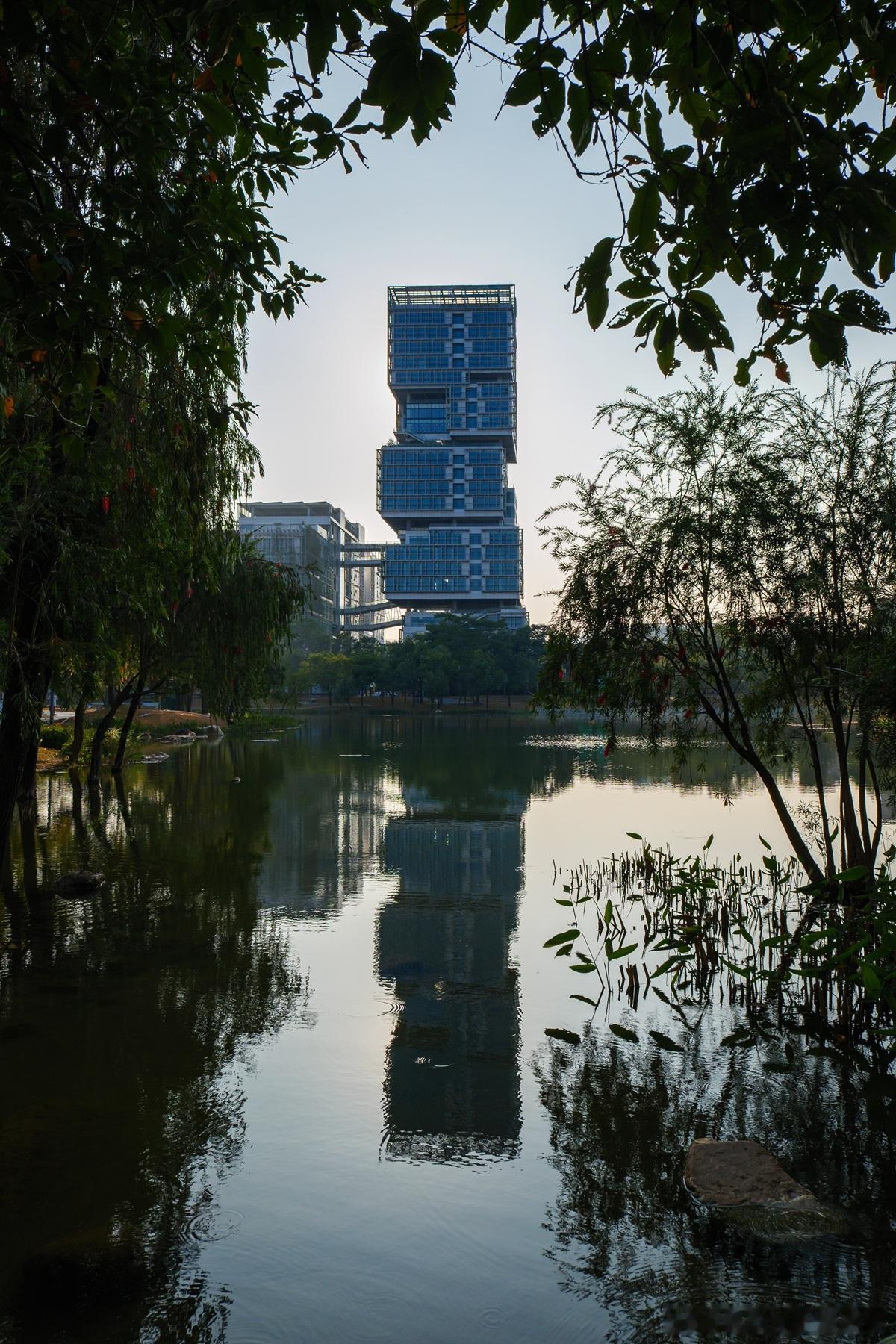 现在投资公司也很难，没有明确退出方式退出条款过于苛刻或模糊，导致投资方退出执行困