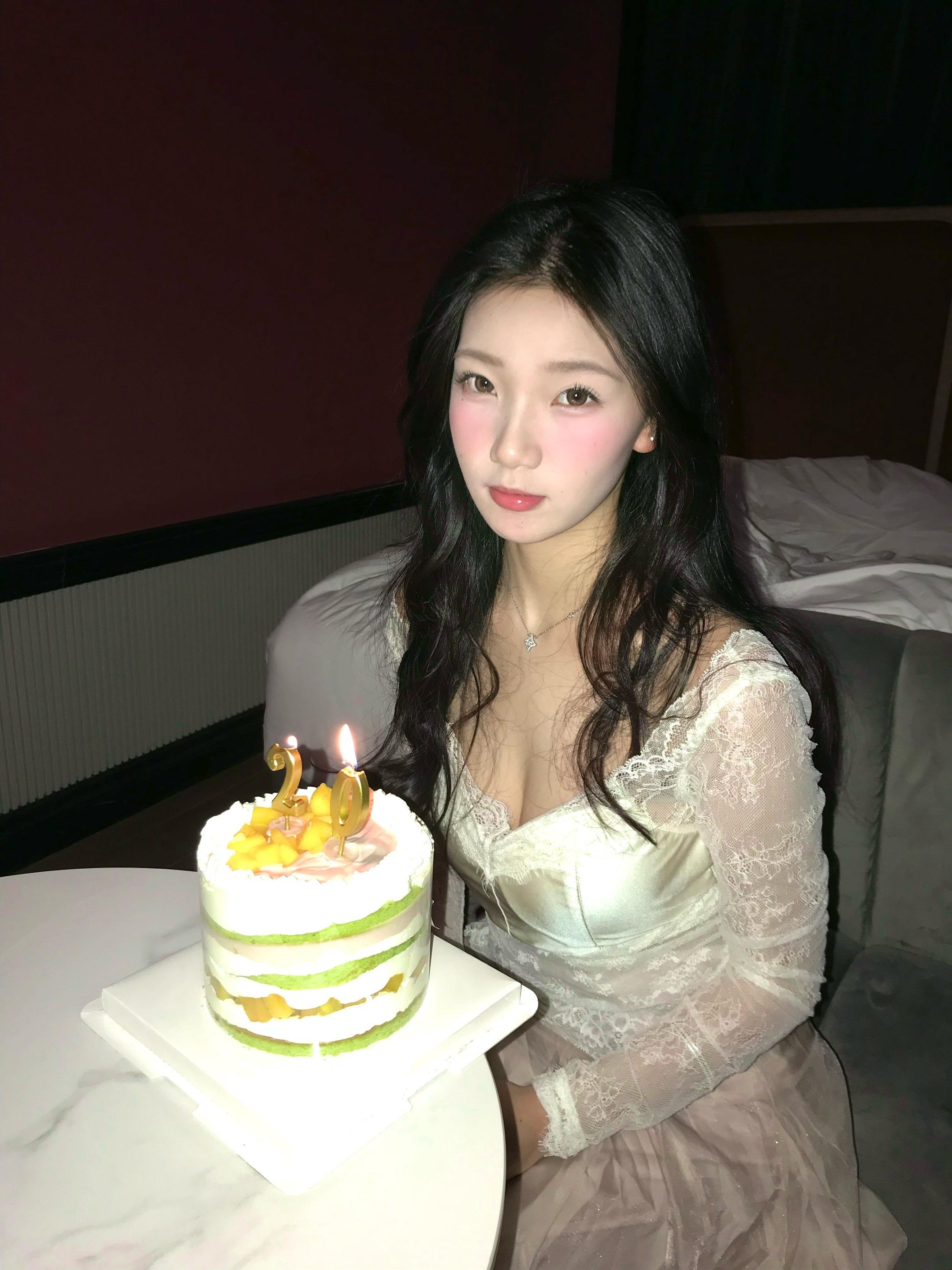 你对我流泪吧 我会给你擦的 不要这样沉默下去 然后分离