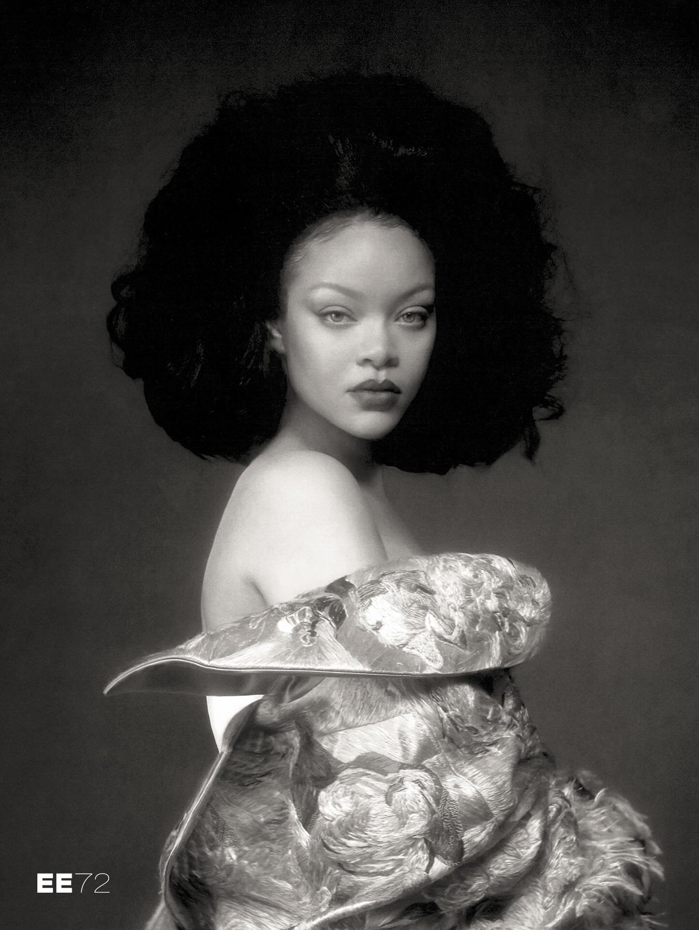 【睛彩视鉴】Rihanna 最新登上 EE72 夏季刊封面及全套写真一览：📸: