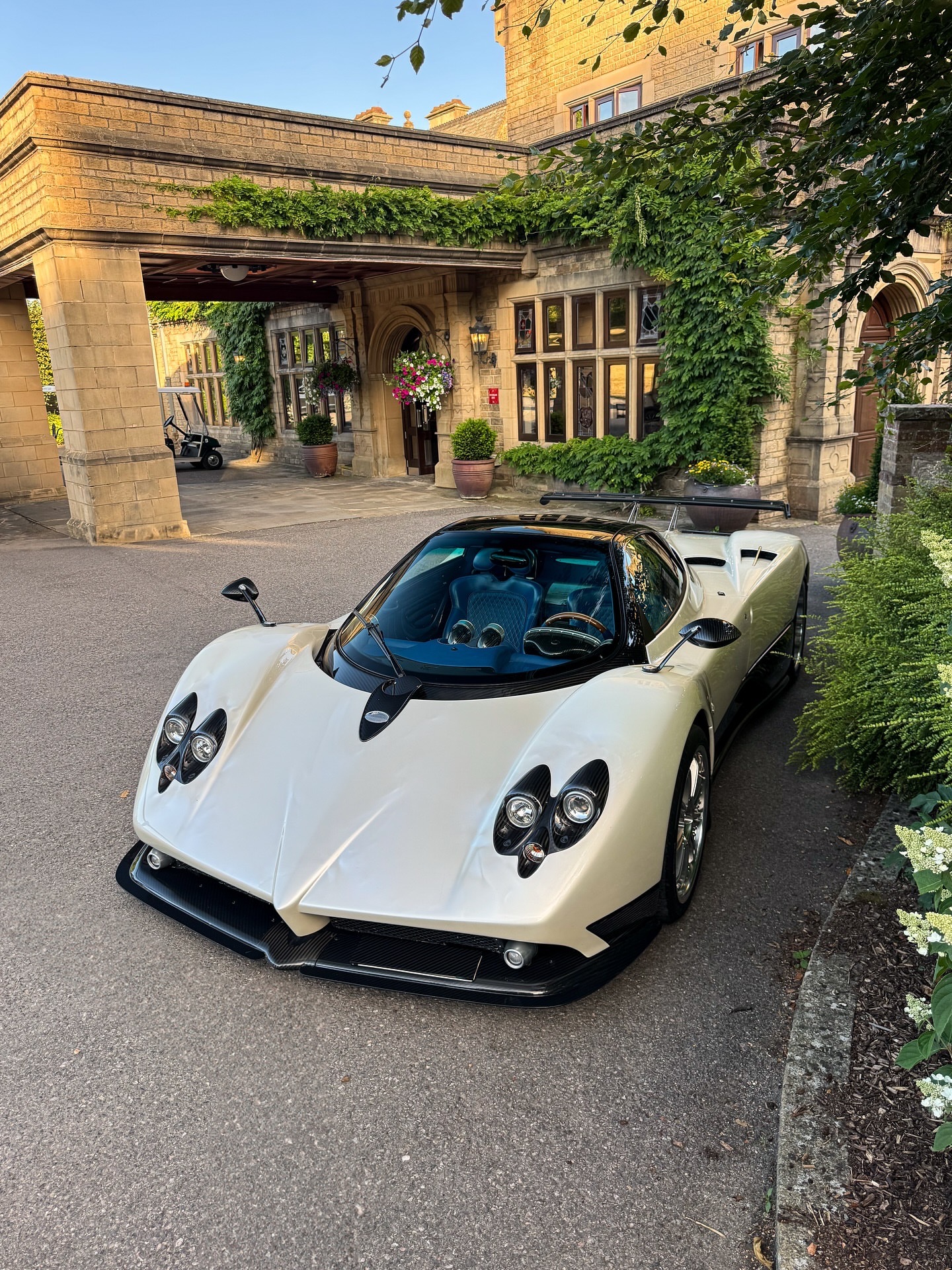 早安！这辆Pagani Zonda F真是太棒了！车主是Horacio Paga