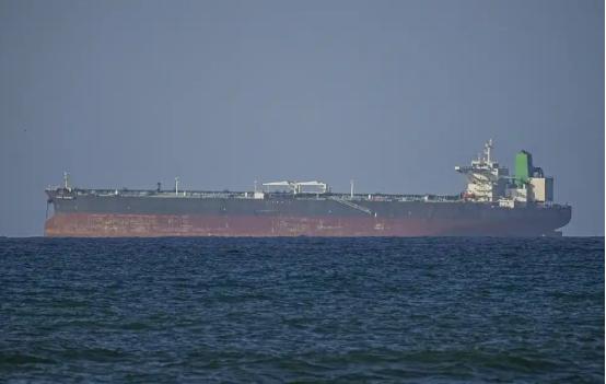 全球石油运输的必经之路霍尔木兹海峡，现在彻底堵死了！这一下可把日韩两国给急坏了，