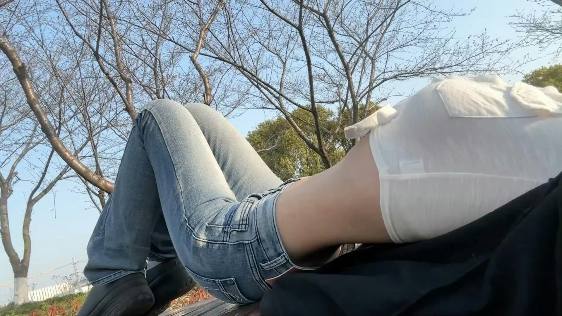 我的xp是跟爱的人在昏暗的房间里抱着接吻 [喜]  ​​​