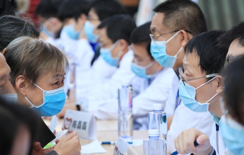 经常生气，会生病吗
 
家人们别再乱生气了！你以为只是发顿脾气解气，殊不知生气正