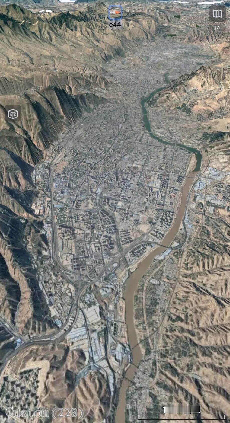 猜猜看这是哪个城市？整个形状就像鞋垫子，藏在一个山沟沟里，四面都是山，这样的城市