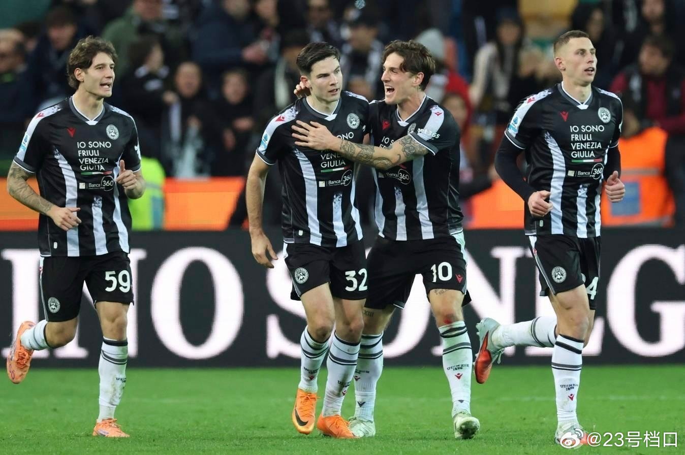 【隆戈】在阿莱格里🇮🇹的要求下，米兰表达了对扎尼奥洛🇮🇹的兴趣，但交易取