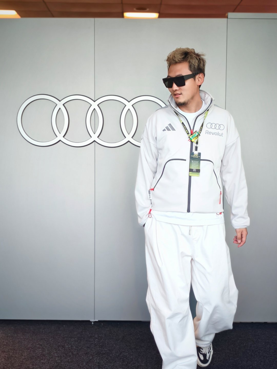 f1排位赛f1中国大奖赛 兄弟们，奥迪新衣服的带盐人，看着眼熟吗？ 上海·上海国