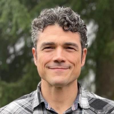 因反对特朗普发起伊朗战争而辞职的美国前国家反恐中心主任乔·肯特今天发文说：“总统