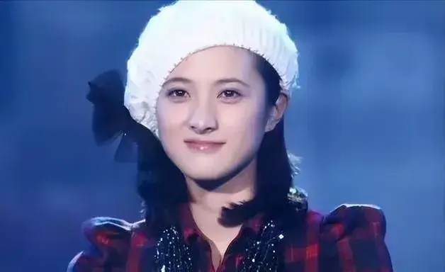 她错失靳东，转身嫁给父亲看中的女婿，如今45岁被婆家宠成公主！ ​​​