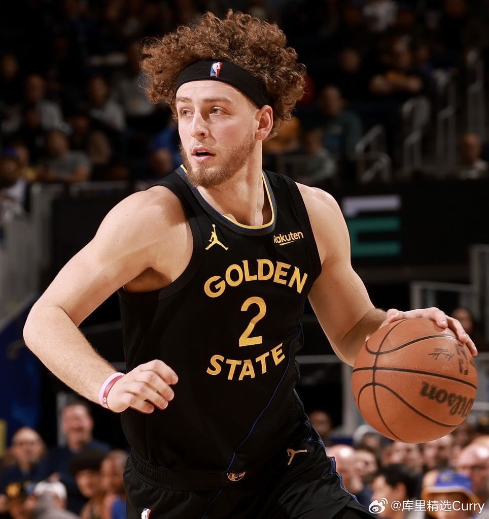 自全明星周末以来，在得分、篮板、助攻三项数据上同时领跑自己球队的球员：• 卢卡·