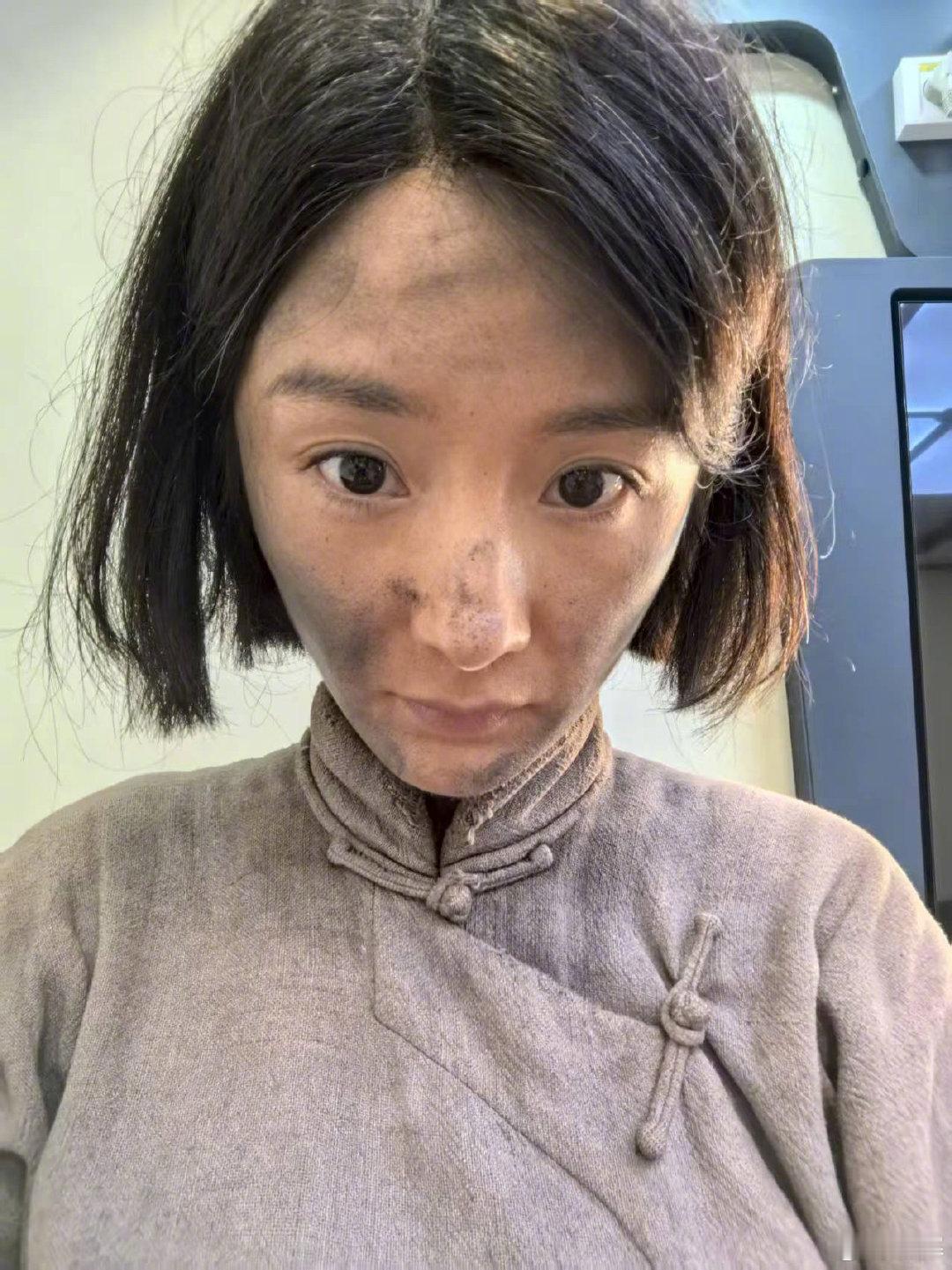杨幂发文告别绣绣杨幂问绣绣你听见了吗杨幂发文告别绣绣，绣绣的一生被杨幂演出来了 