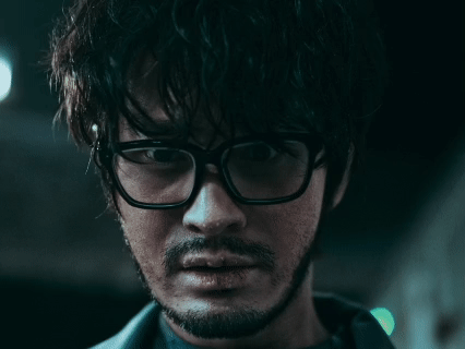 #黄晓明电影圈的满贯橡皮人# 老天这居然是黄晓明！完全认不出来了😲，浑身是伤的