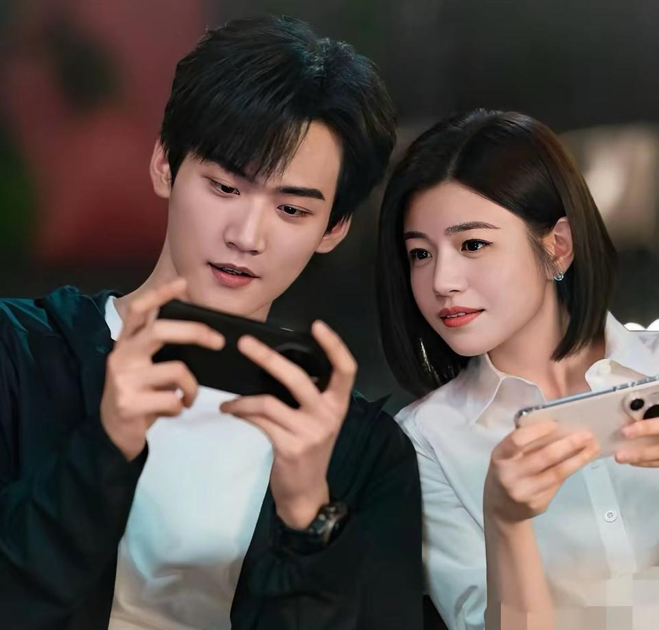 看完《狙击蝴蝶》大结局，心里只有两个字：震惊😱
怎么也没想到他们会是这样的结局