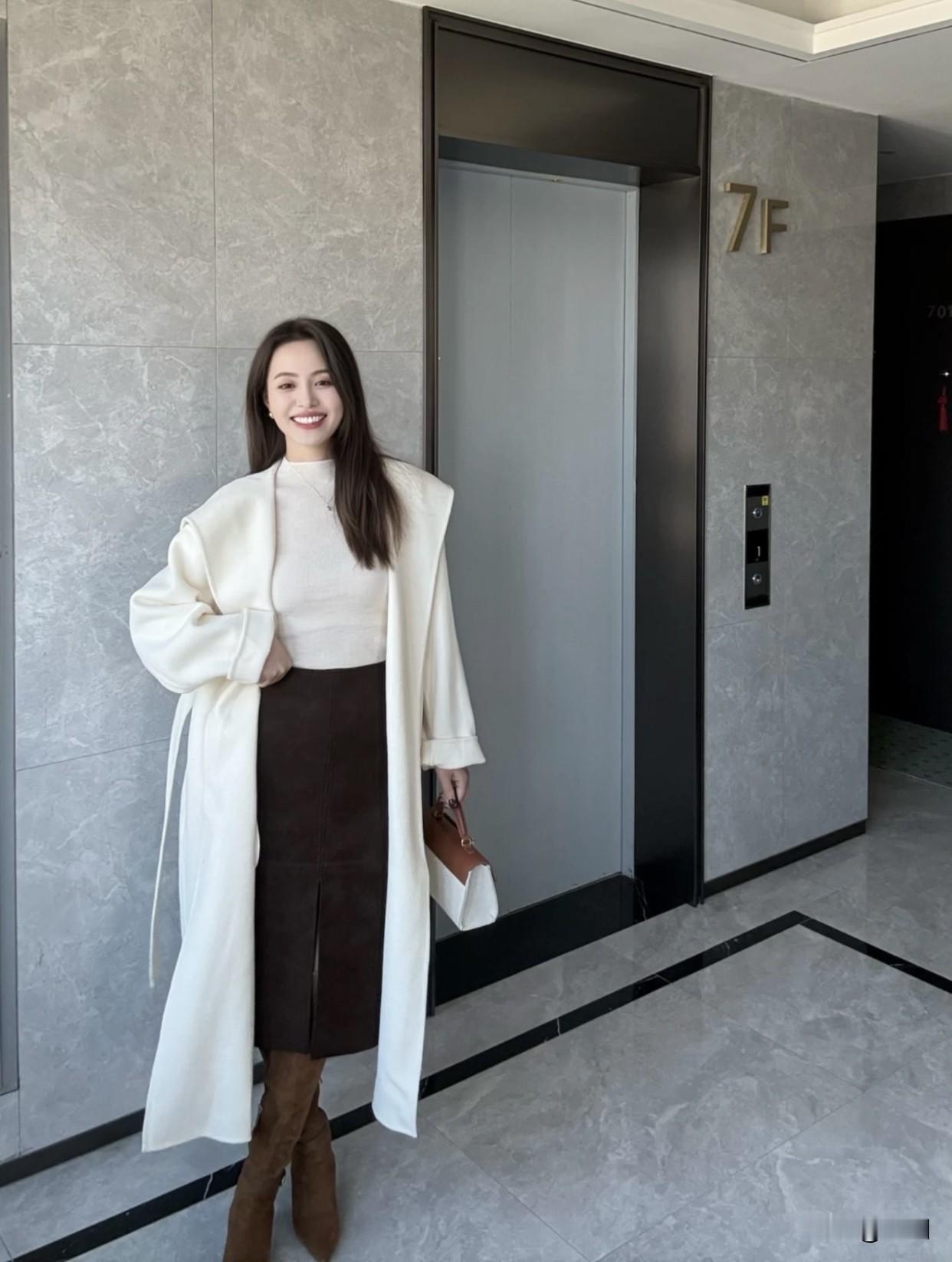 快乐感染力强，和爱笑的女人在一起，生活满是正能量。她们容易满足，能让男人有成就感