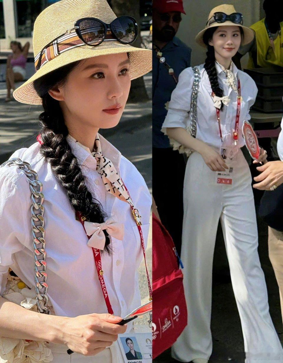 刘诗诗真的挺有气质啊 起码比刘亦菲好看 ​​​