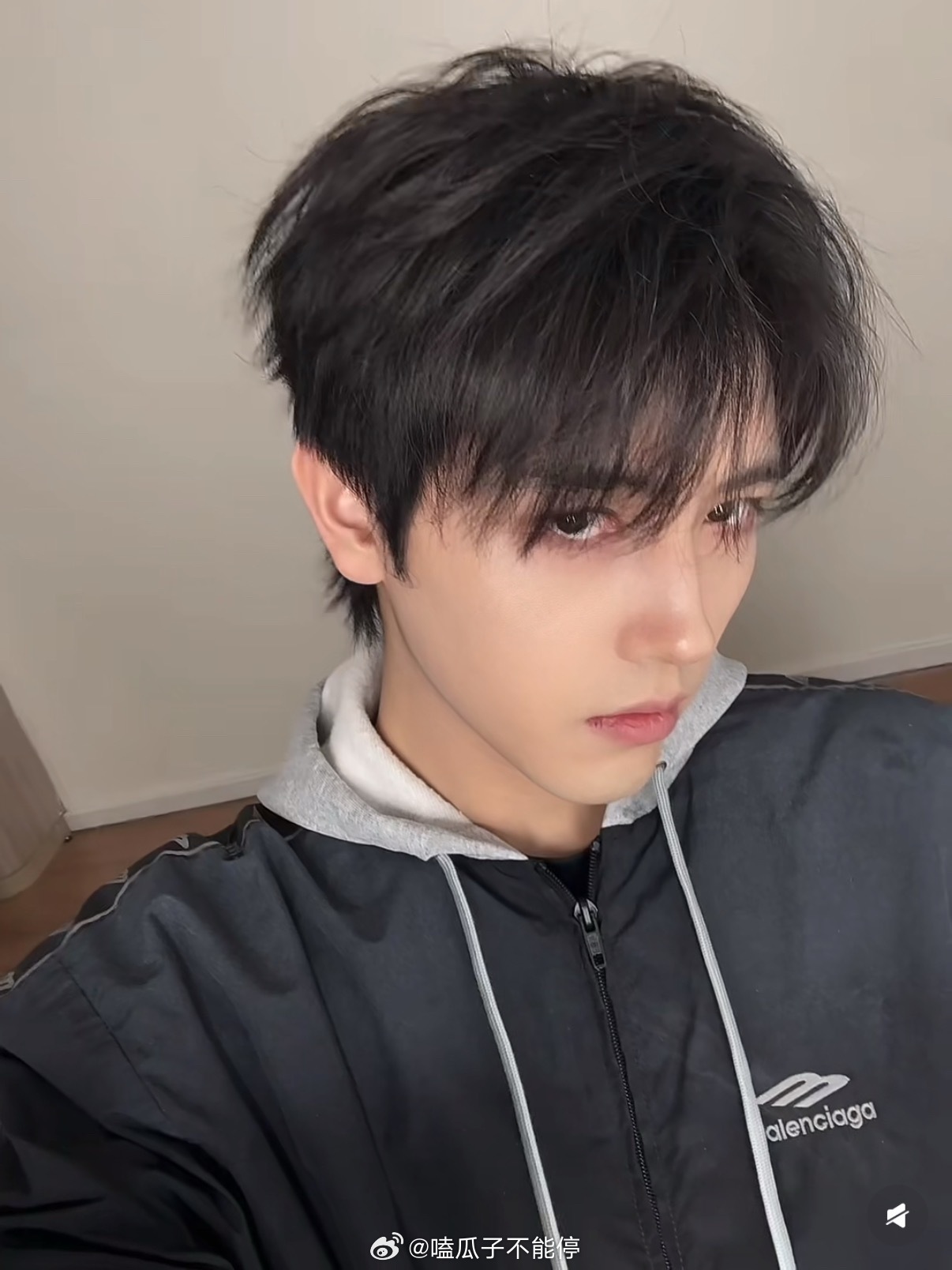 陈飞宇直飞巴黎那就期待帅哥陈飞宇闪耀巴黎，以后估计不会有艺人团队不直飞了… 