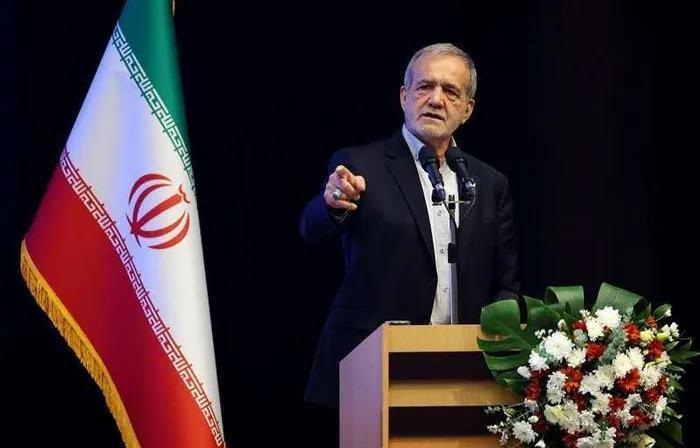 内讧爆发！
伊朗总统与革命卫队司令出现严重分歧。
最近伊朗明面上跟美以打得火热，