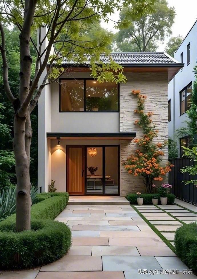 现在楼市里面的信息差太少了。
以前房价信息通过报纸、口述等方式传播的时候，房价上