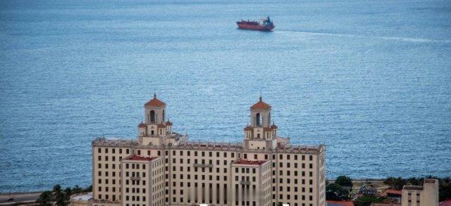 美国古巴紧张局势升级 昨天上午，古巴在距离法尔科内斯岛西北部海岸1海里（1.8公