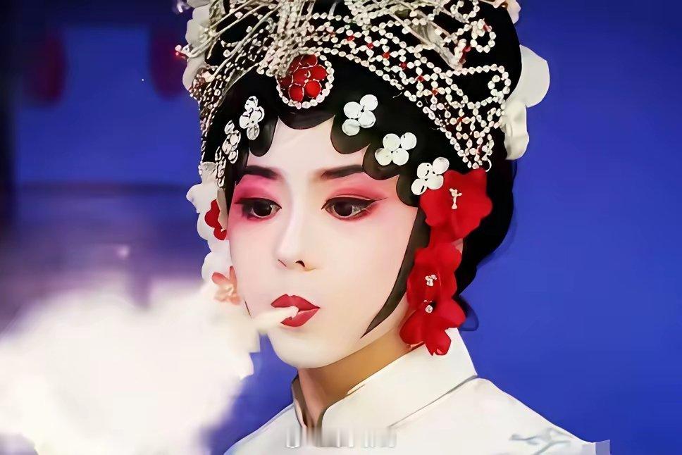 我认识一个梨园世家的老大姐，她曾说过：梨园行没好人，为了争角色，什么都干得出来！