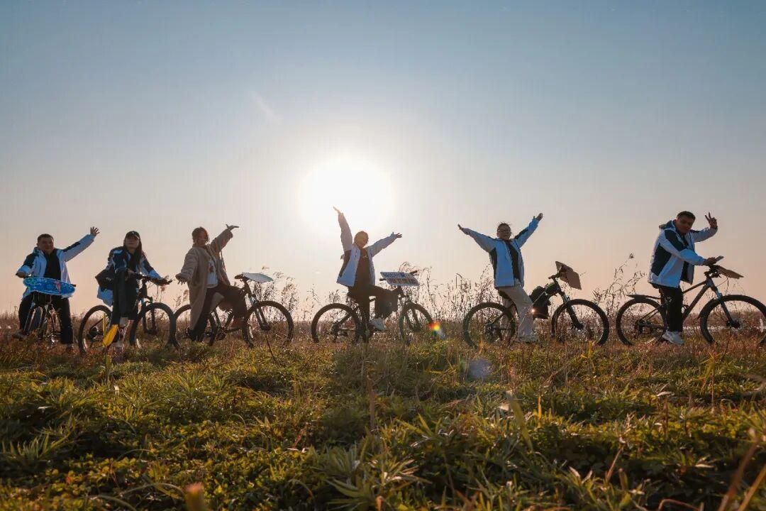 2026年第二届湿地骑行暨2025年度南县推荐官颁奖活动在天星洲举行