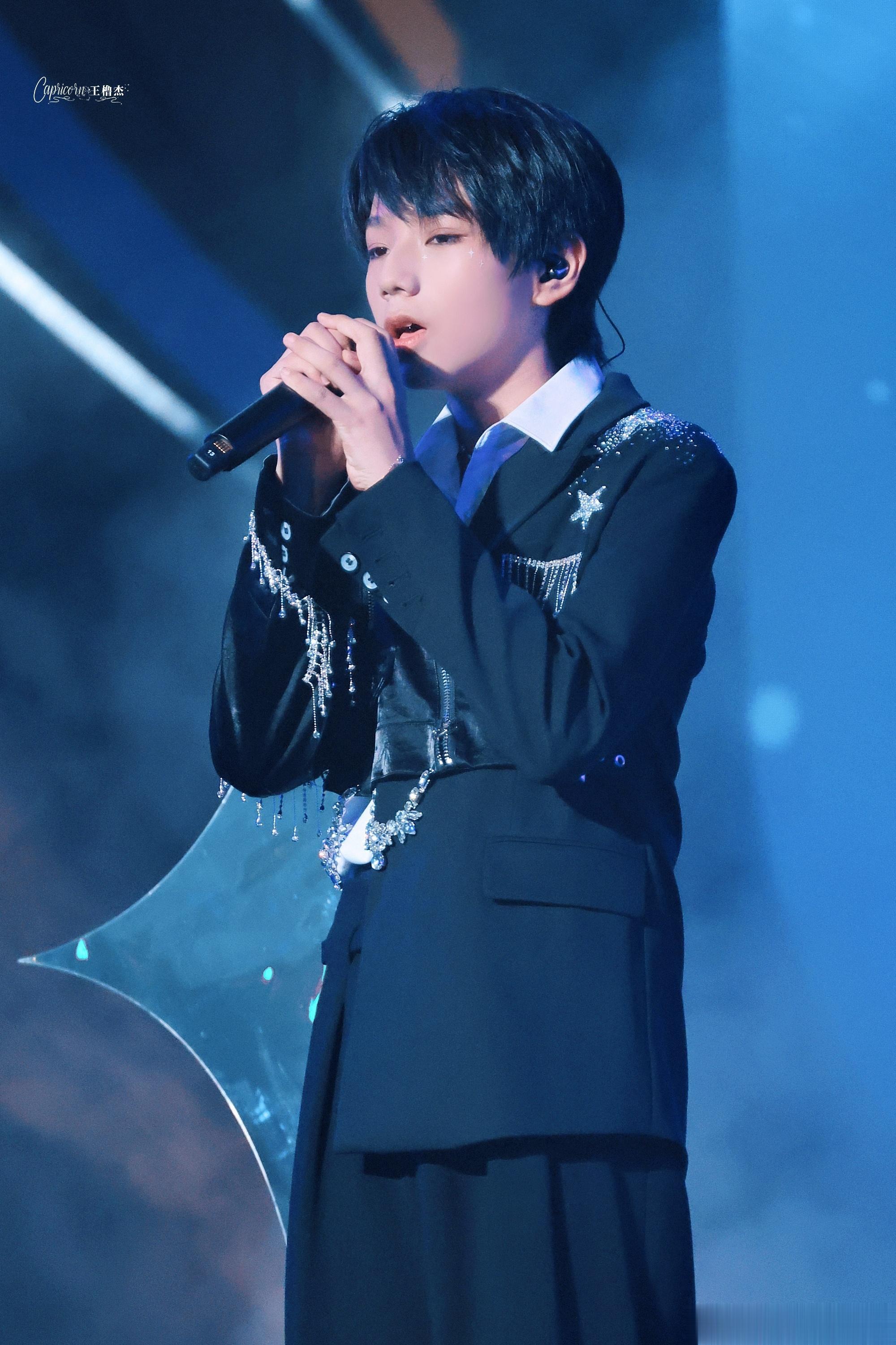 #王橹杰[超话]##王橹杰 劈波斩浪# wlj#王橹杰 全力以赴 朝梦出发# w