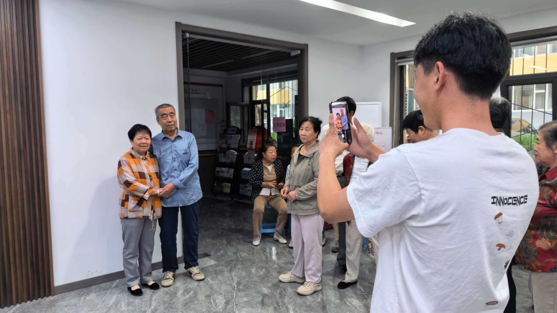 万柏林区王化街道九三社区：光影寄党恩 定格夕阳红
为庆祝建党105周年，万柏林区