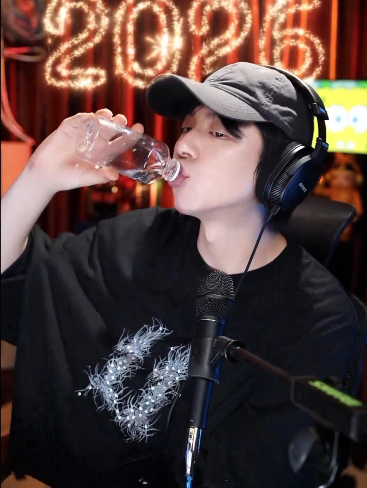 刘宇宁上好佳品牌代言人🐾刘宇宁可口可乐品牌代言人🐾摩登兄弟 骨相优越自带高级