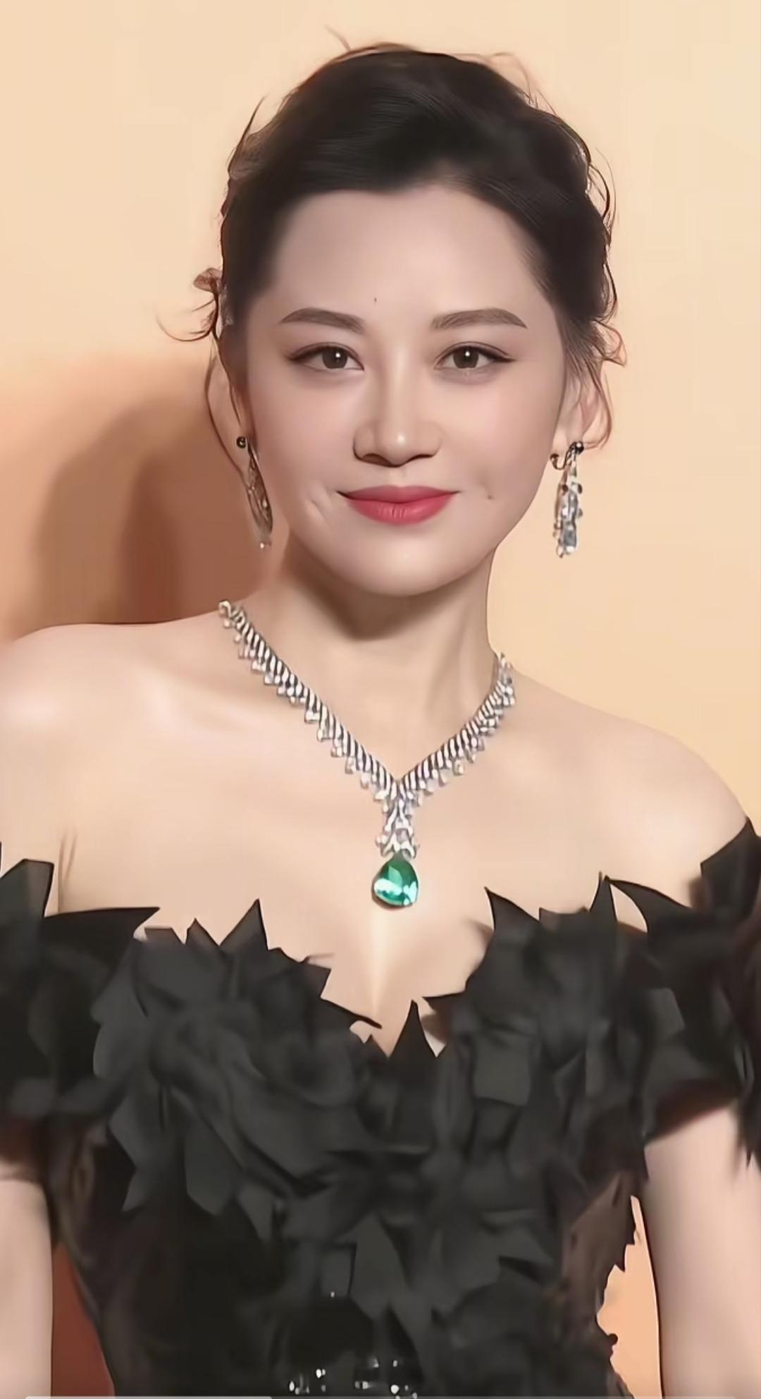 你喜欢快60岁的女人吗？
       别急着否认，看看下面
这一位，我敢保证9