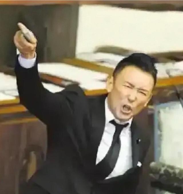 日本议员山本太郎曾直言，中日若开战，日本可能等不到解放军靠近就输了。

日本议员