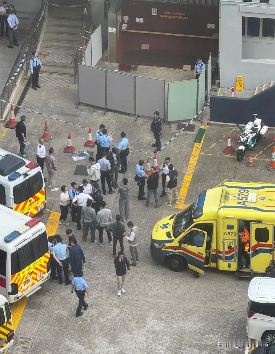 23岁香港女警警署内轻生，女警履历亮眼，刚毕业上岗就是督察，前途光明。
她在警署