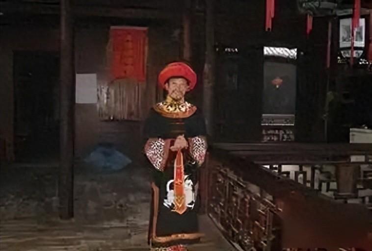 古代有一种官，皇帝管不了、律法拿不住，杀人放火只要不谋反，朝廷basically