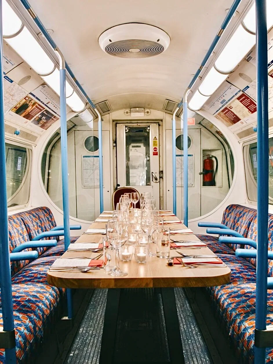 伦敦🚇体验在“地铁”里用餐！周边民宿也超赞！