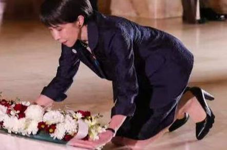 访澳下跪献花，对亚洲受害国却拒不道歉，高市早苗的双标，连日本人都看不下去了
当地