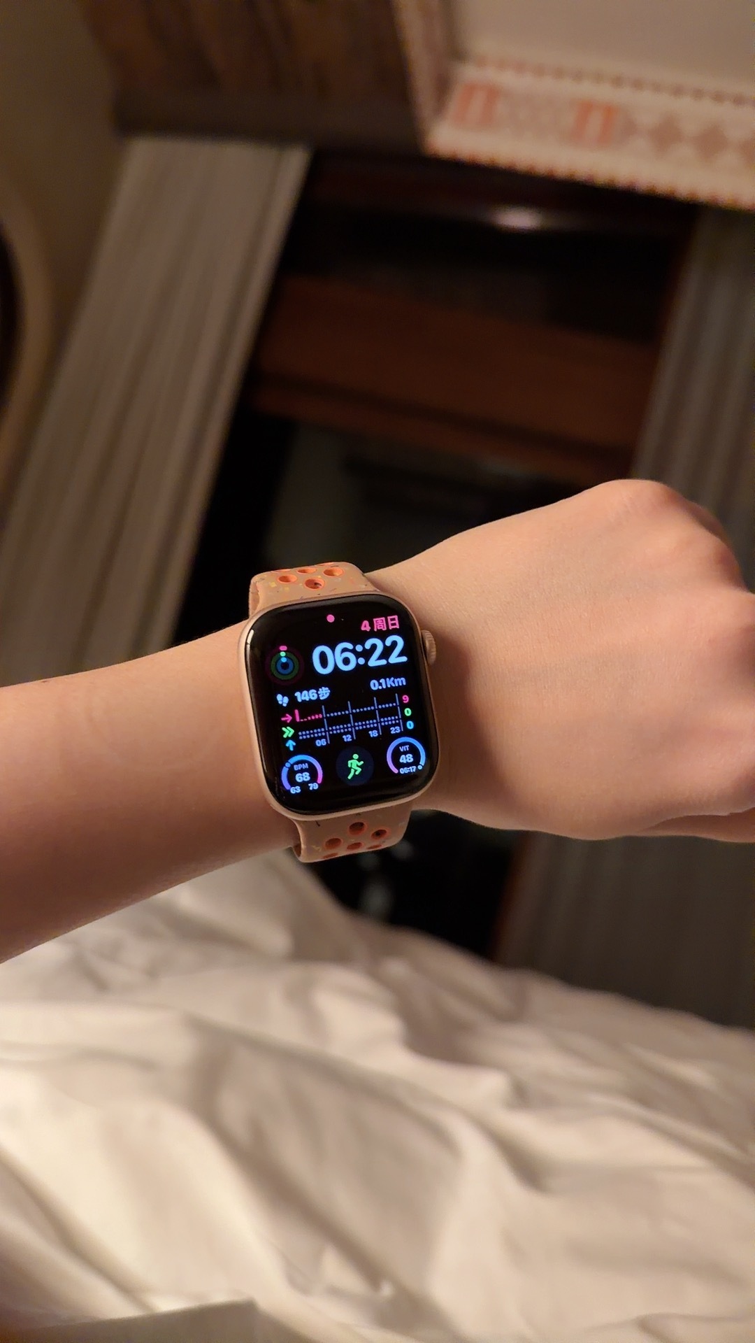 时差还没倒明白呢又早上6点多就醒了，外面天都没亮