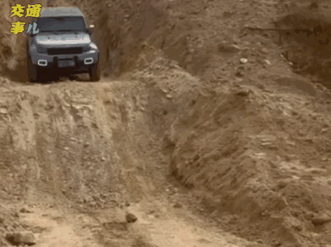 死亡翻滚，这多少得擦掉点皮