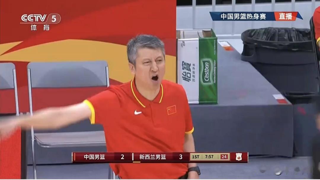 中国男篮热身赛77-84不敌新西兰男篮。
  北京时间8月17日晚，2026年中