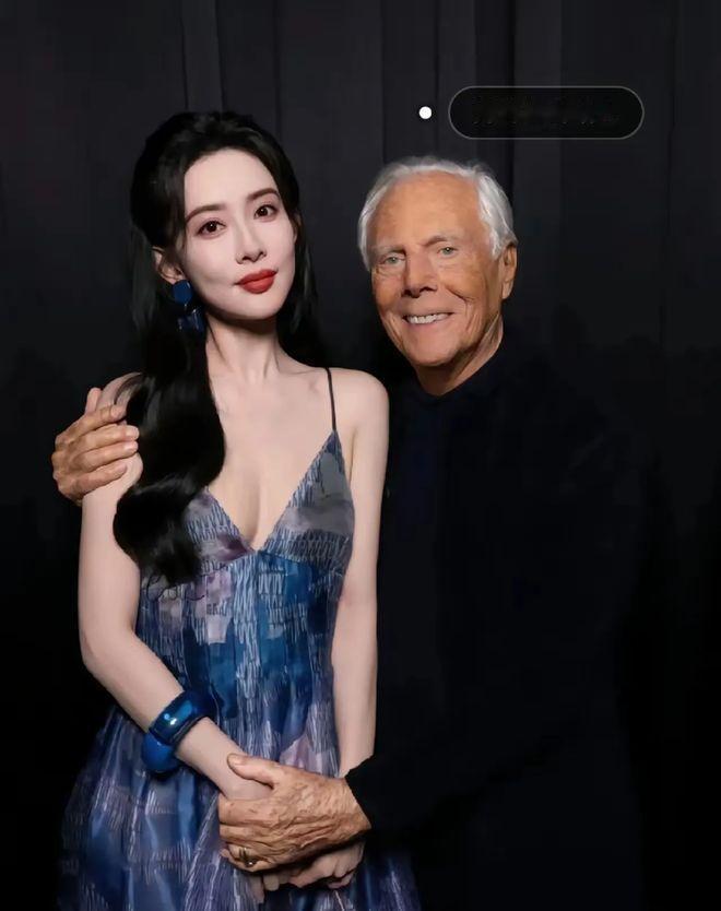 一觉醒来，孟子义彻底沉默了！她万万没想到，去年还亲密环抱着她一块拍照的男人，阿玛