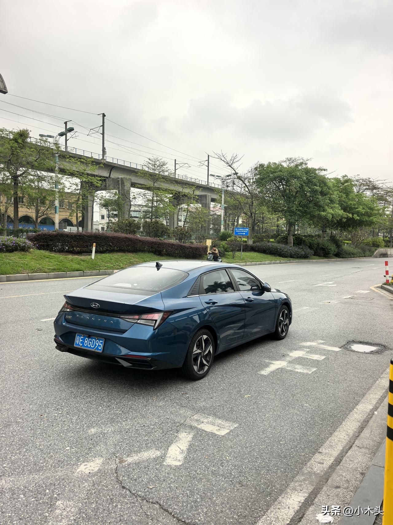 顺德公交站乱象：私家车停马路中间，大货车占道还骂人，执法不能“太人性”！

刚才