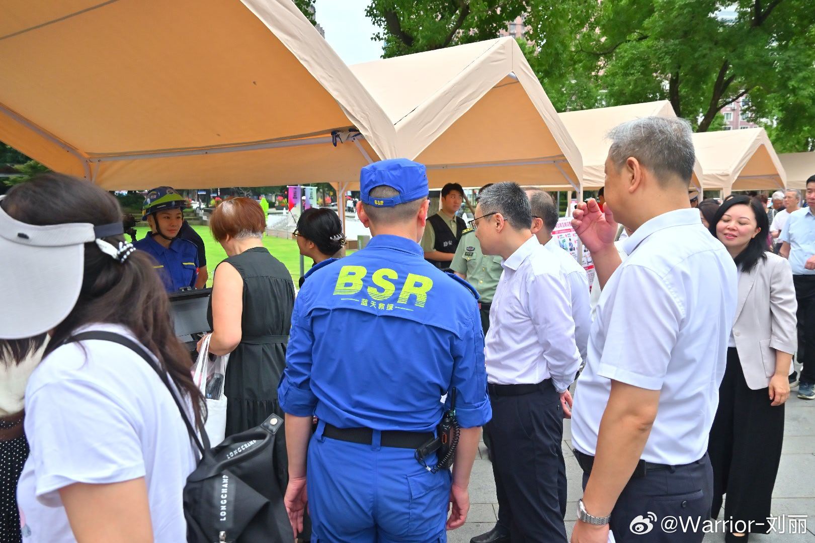 全民国防教育日，救援力量组救援队女性力量志愿者 ​​​