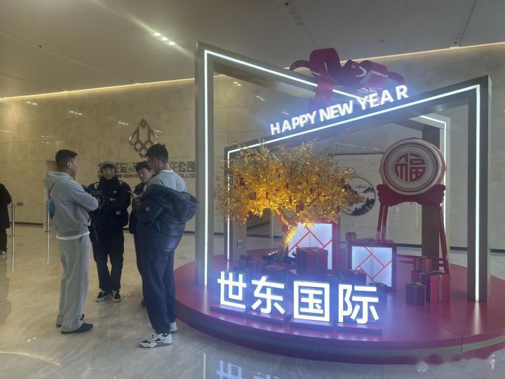 【 沧州已与所有球员沟通欠薪问题 】12月28日，沧州部分球员来到北京与足协沟通