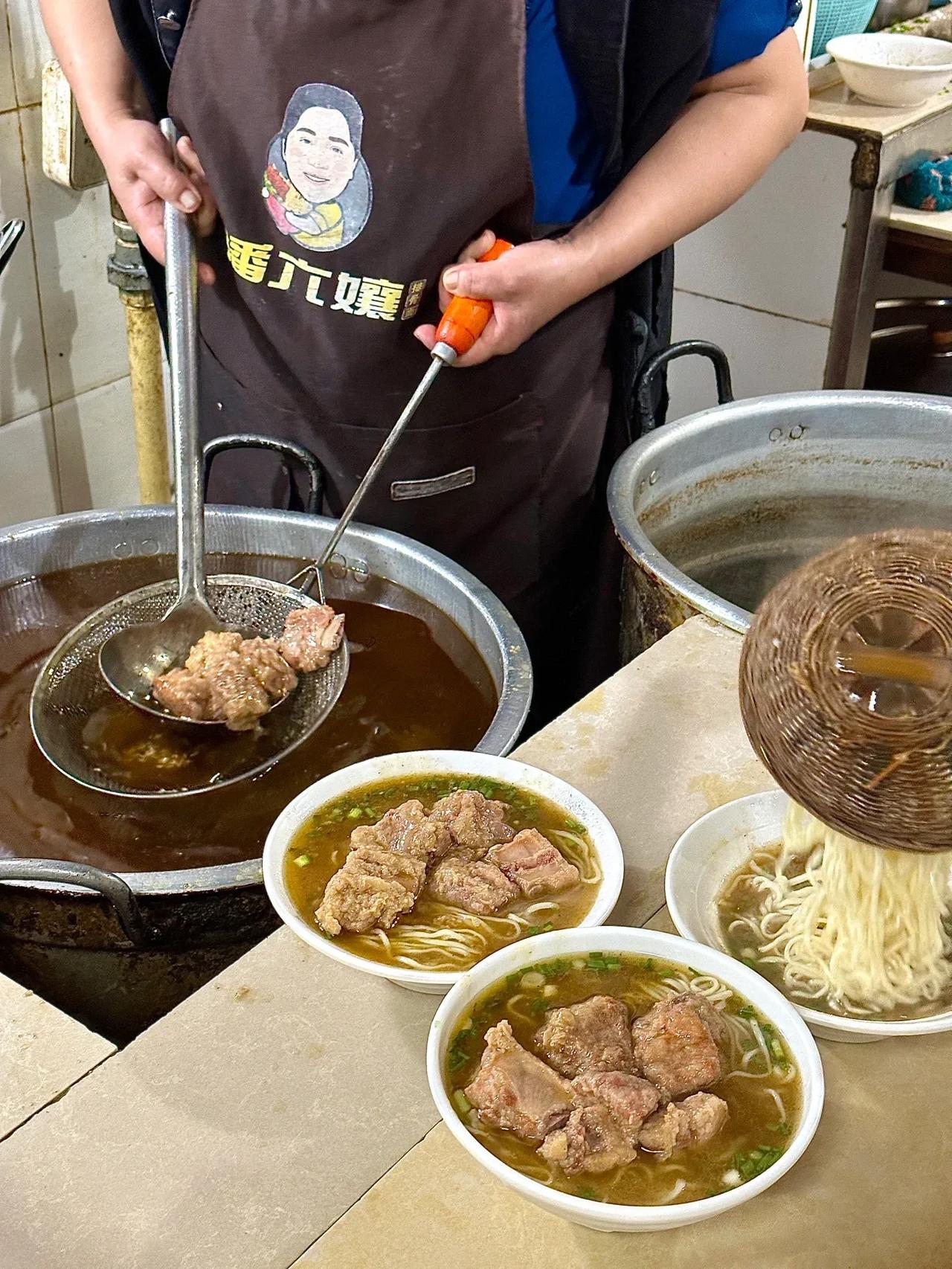 吃到了！吃到了！唯一缺点不能邮寄！！！


排骨是以酥肉方式制作的！一呡就脱骨好