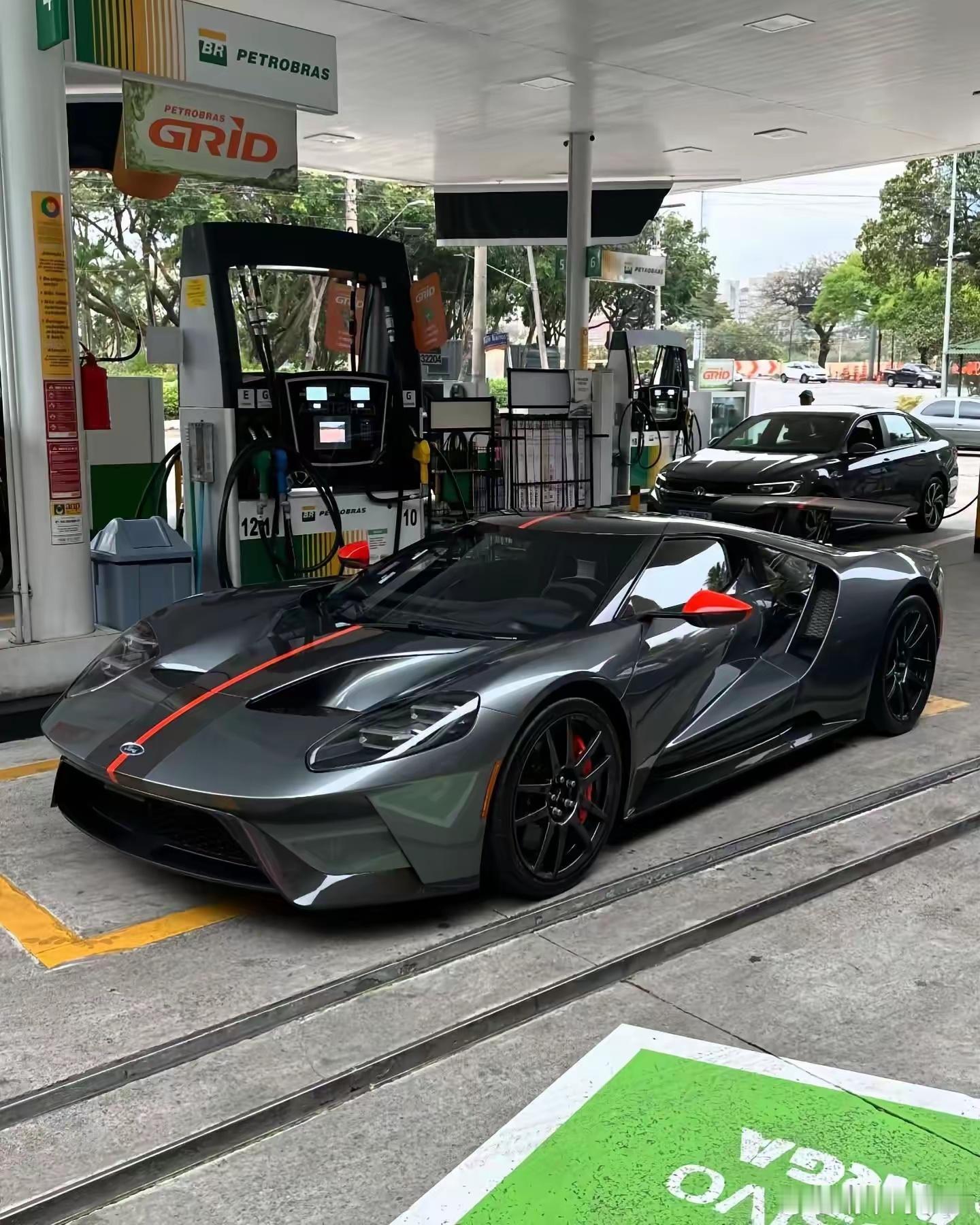 福特GT，360度无死角的帅气，美国最好的性能车，没有之一。 ​​​