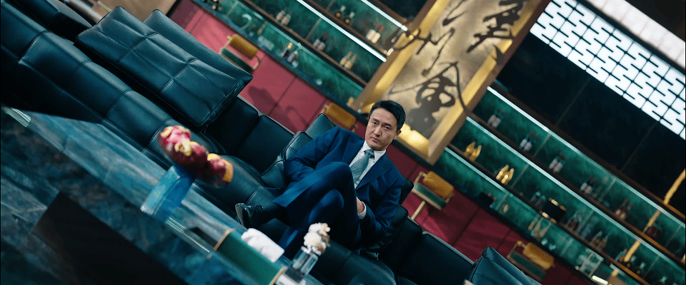 命运的齿轮还是没放过刘天也 西装革履的刘天也太绝！上位者的从容感拉满，笑里藏刀的