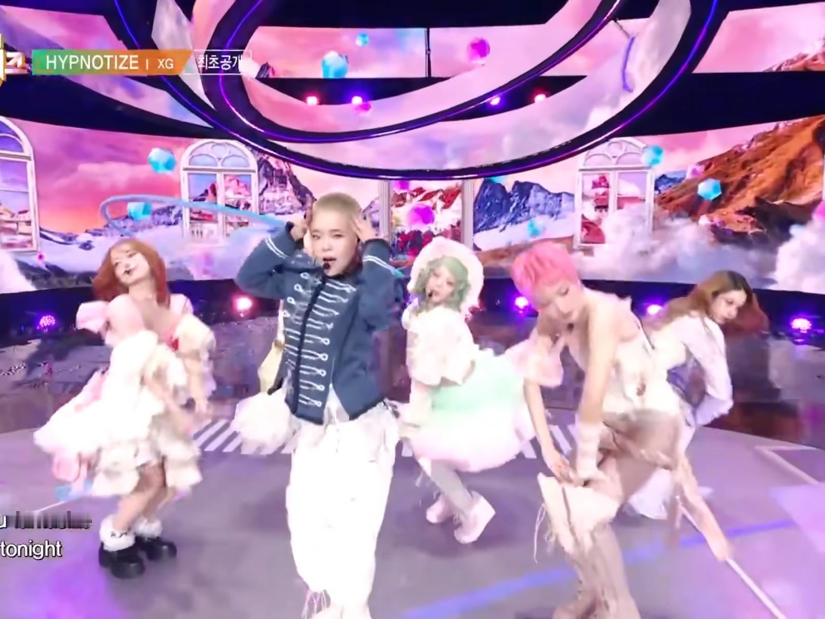 XG 的漂亮舞台混进去了一个耀祖🆘 