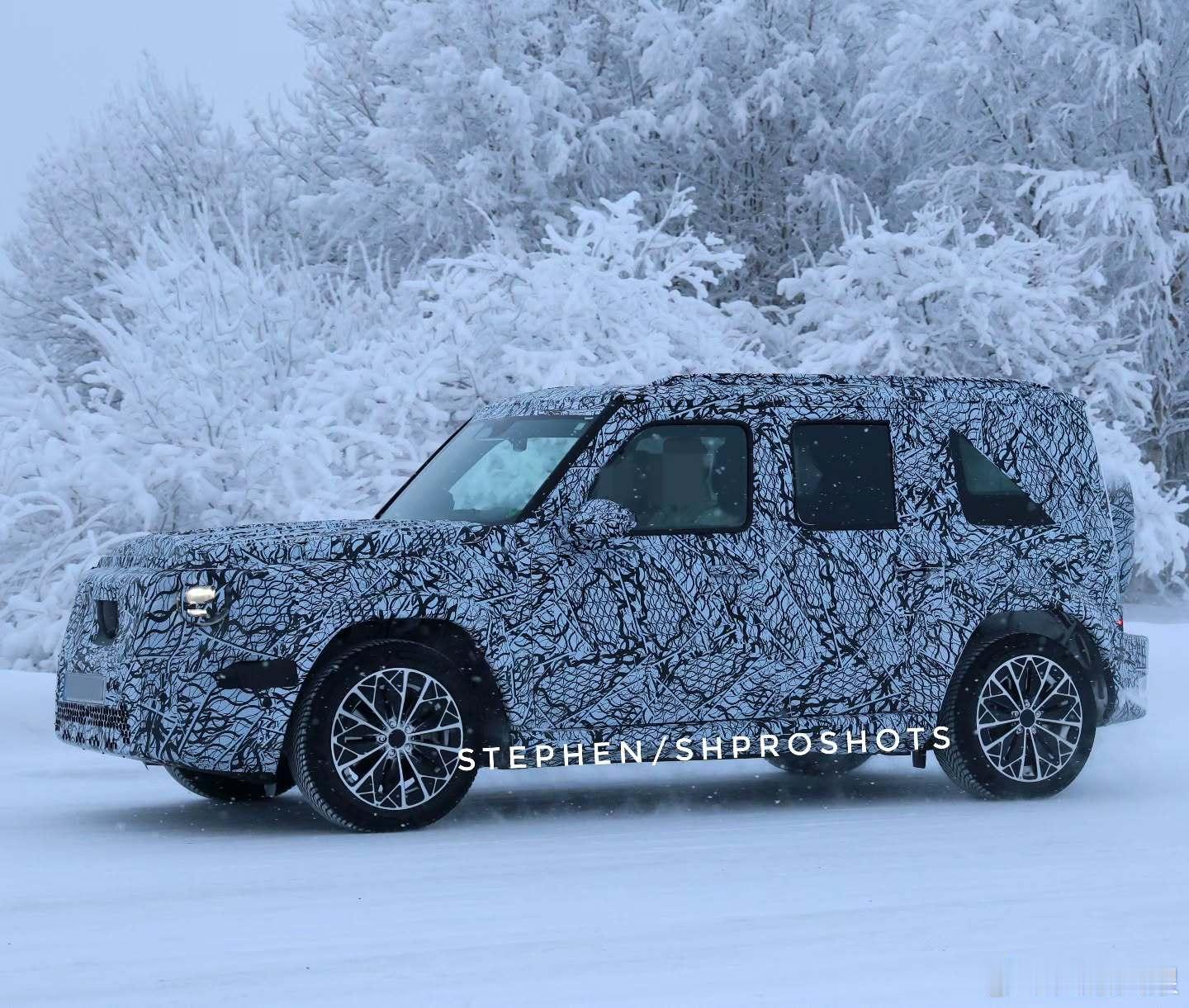 不太对劲，奔驰Baby G的谍照不太对劲哈！有G的影子，但有种这是GLB的感觉奔