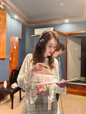 李小冉疑回应退出浪姐近日，娱乐圈又起波澜，李小冉疑似回应退出《浪姐》这一事件，瞬