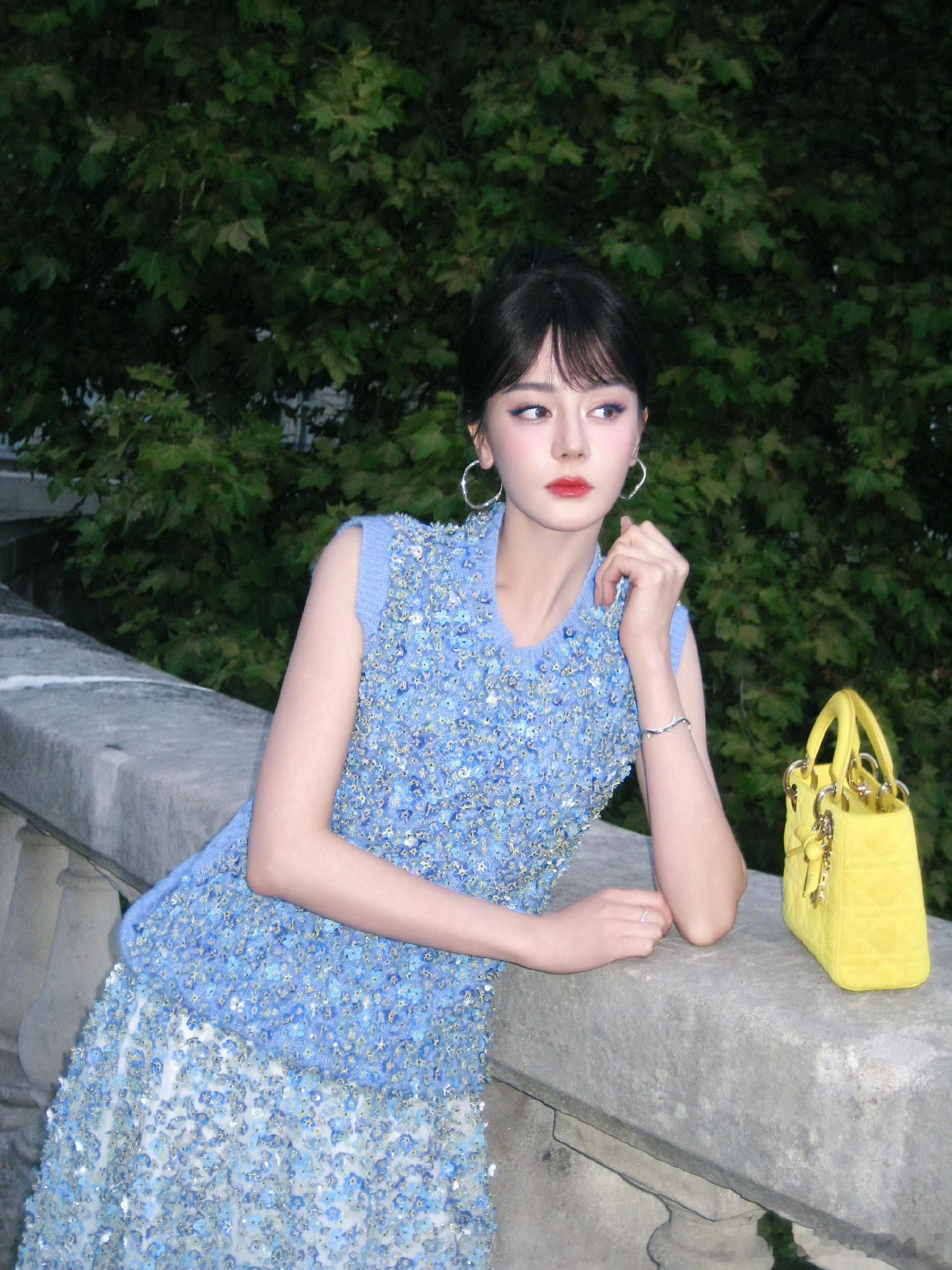 迪丽热巴3月将去Dior巴黎时装周！！！！！又可以看到新鲜的巴巴了期待美神闪耀✨