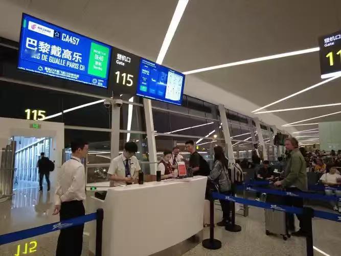 多家航司不给免费带20寸行李箱登机往日轻松携带小行李箱出行已成过去，航司新规增添